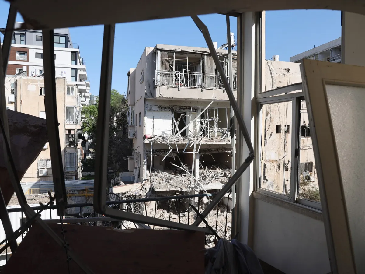 Iran Missiles Strike Israel: A New Escalation in Tensions