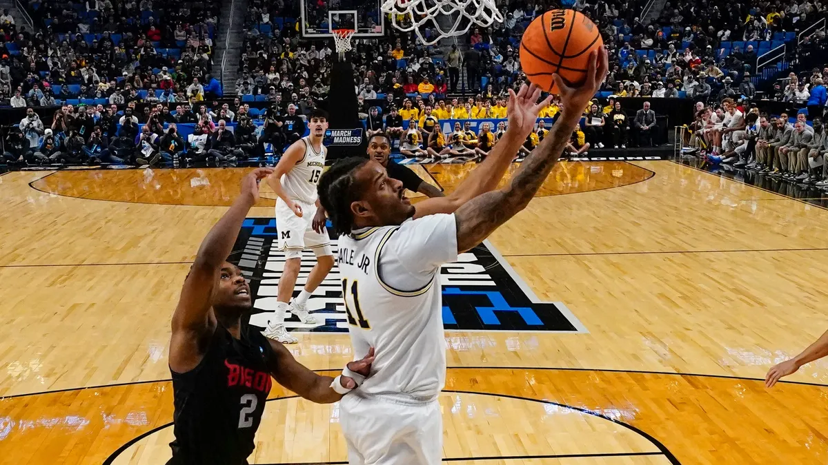 Michigan Basketball Dominates Howard, Eyes Sweet 16