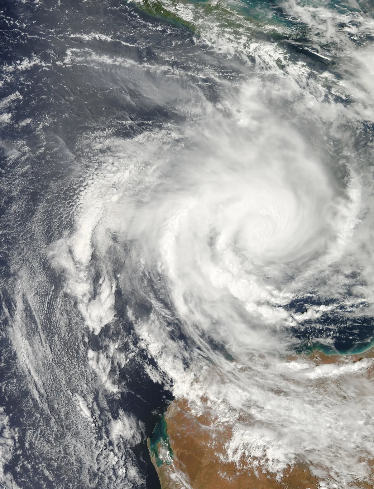 tropical cyclone narelle red sky — CA news
