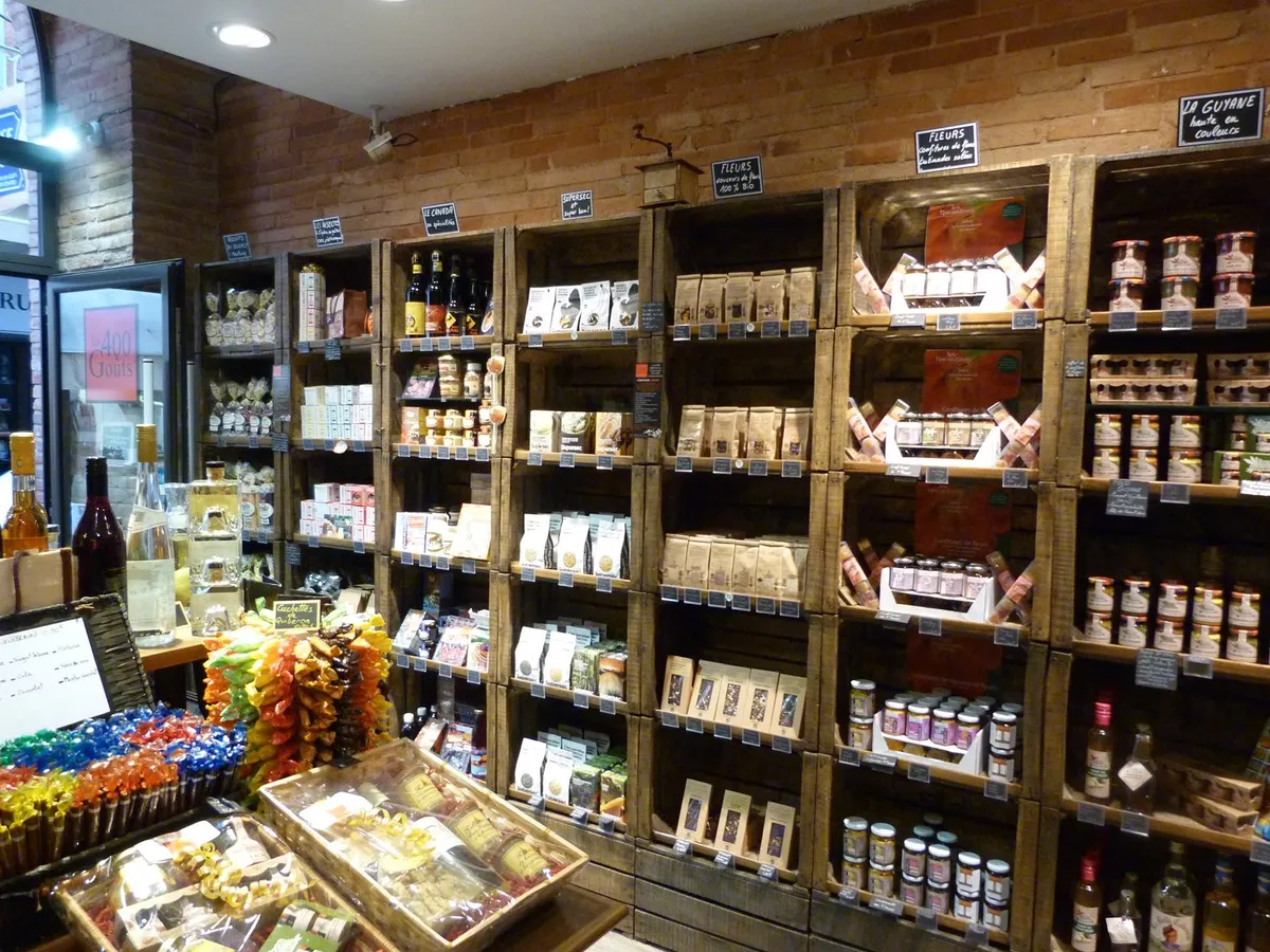 Épicerie: Roof Collapse at Intermarché: A Setback for Grocery Services in Saint-Ambroise