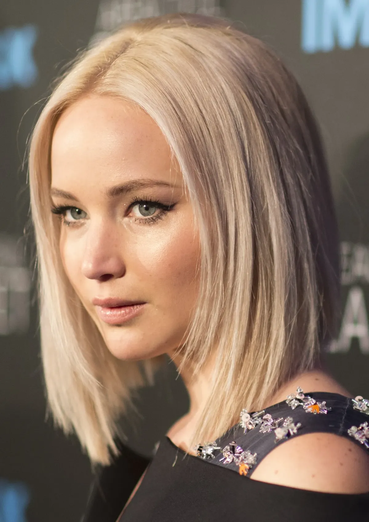 Jennifer Lawrence’s Sheer Gown at the ‘mother!’ Premiere Stuns in London