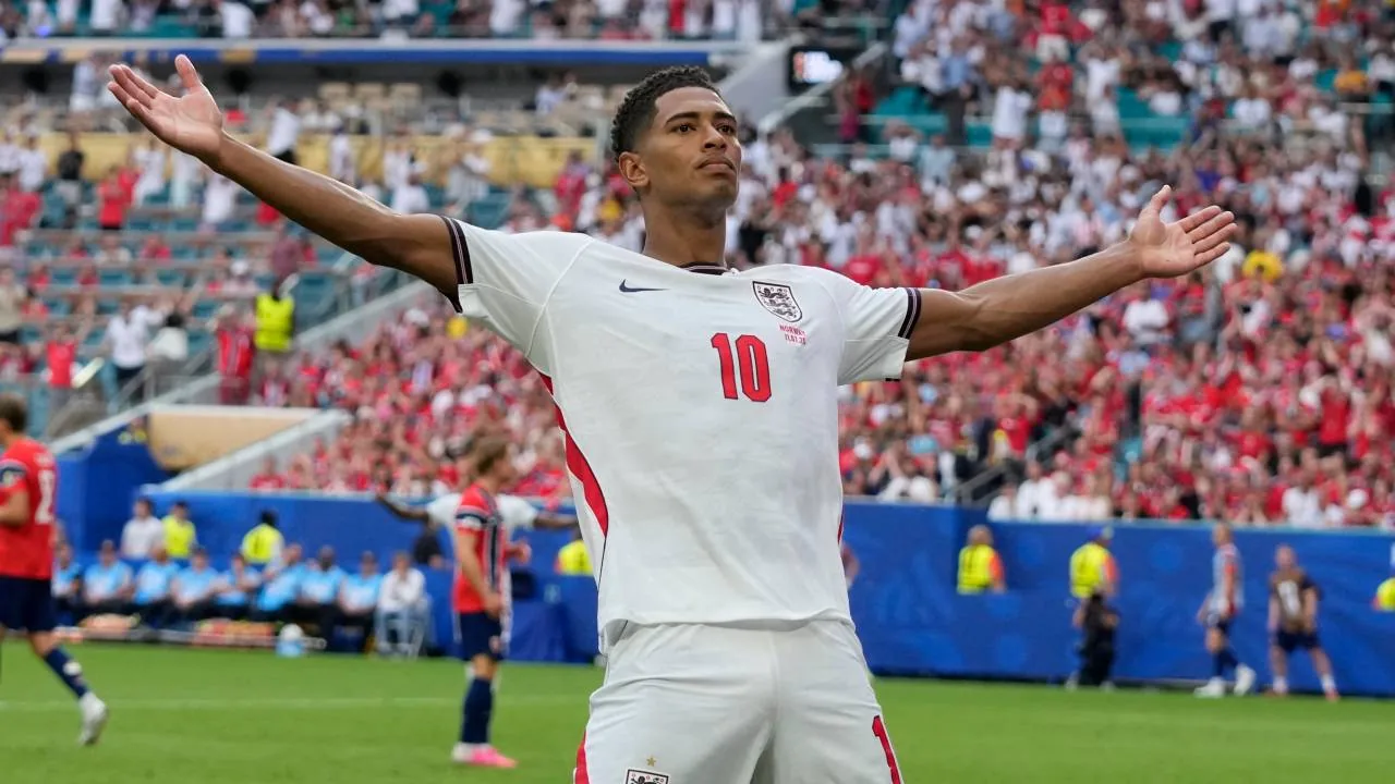 England scores in World Cup match with Norway after ball appears to hit camera cable over field - TSN