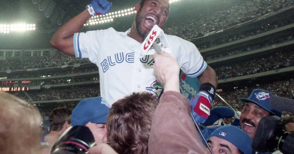 Blue Jays unveil statue outside Rogers Centre honouring World Series championships