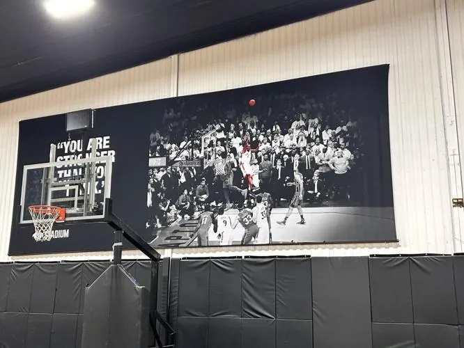 Kawhi gym.jpg