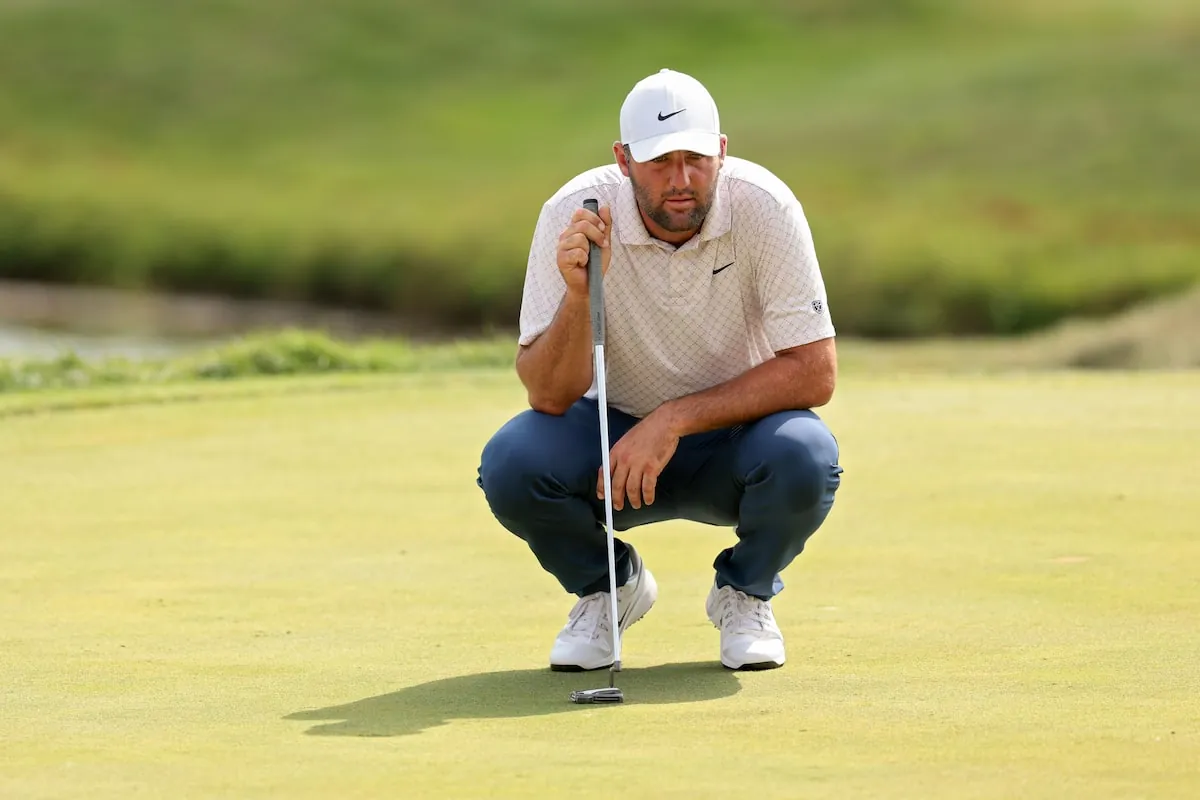 Scottie Scheffler of the United States lines up a putt on the 18th green during the final round of the 3M Open at TPC Twin Cities on Sunday in Blaine, Minn.Andrew Wevers/Getty Images