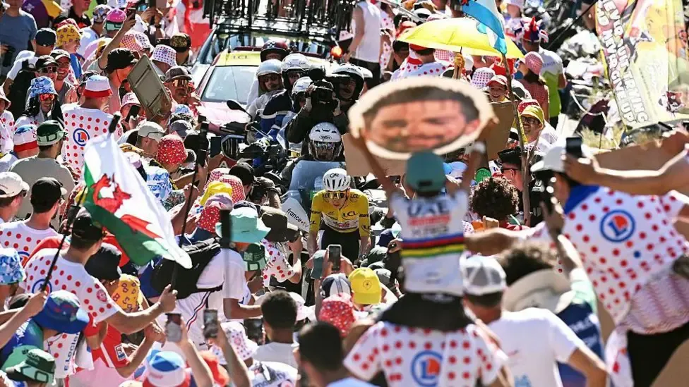 Tour de France 2026: Alpe d'Huez fans