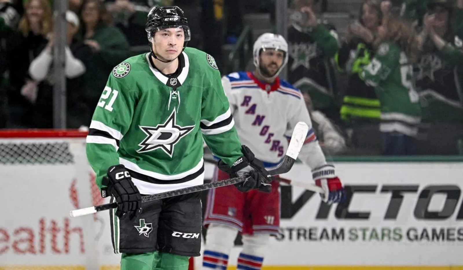 Dallas Stars left wing Jason Robertson (21) skates off the ice after he scores an empty net goal.